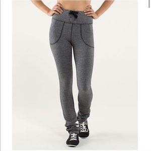 Lululemon “vintage design” sz2 EUC